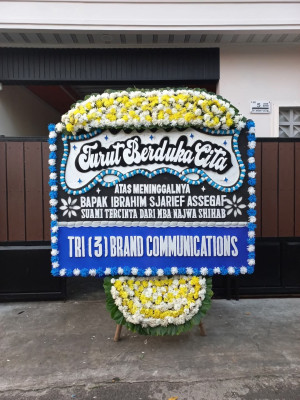 Papan Bunga Duka di Maniamolo